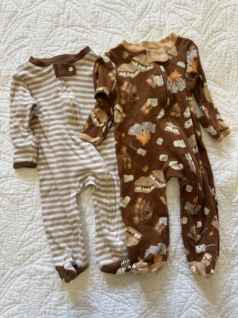 Set of Two Burt’s Bees Baby Sleep Onesies 0-3M Brown S’mores Long Sleeve Cotton